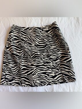 Eyeshadow Zebra Print Mini Skirt - Black & White